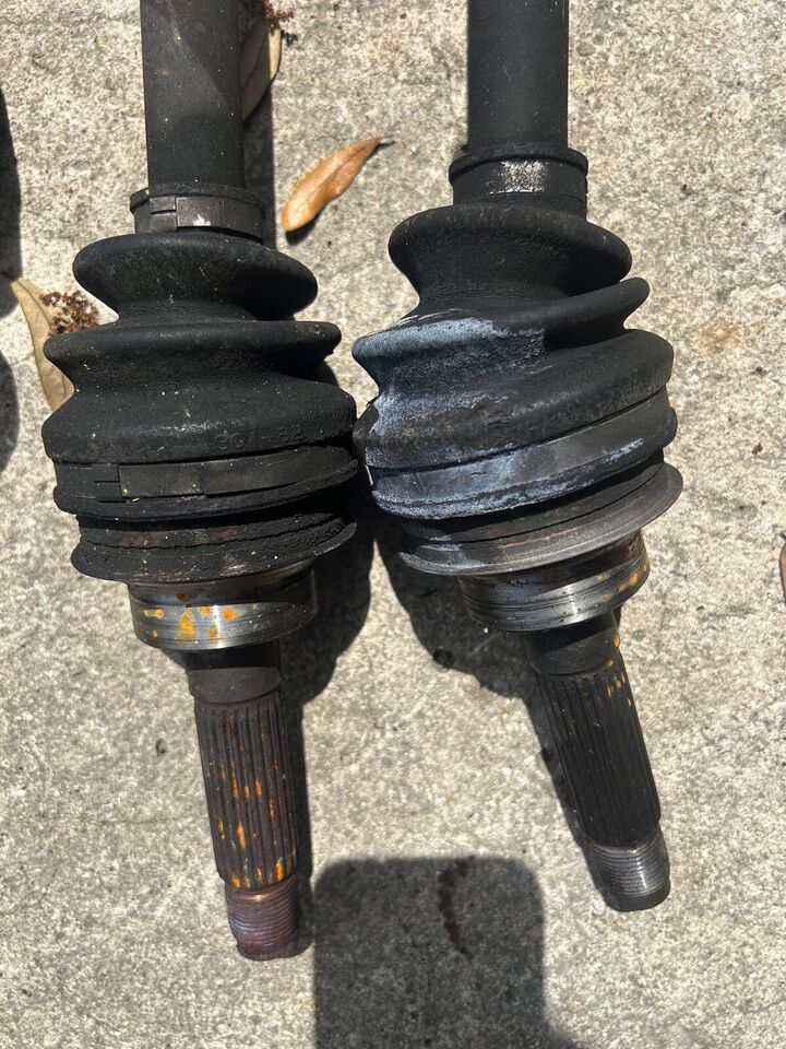 2005 Subaru WRX Impreza Differential & Axles image 5