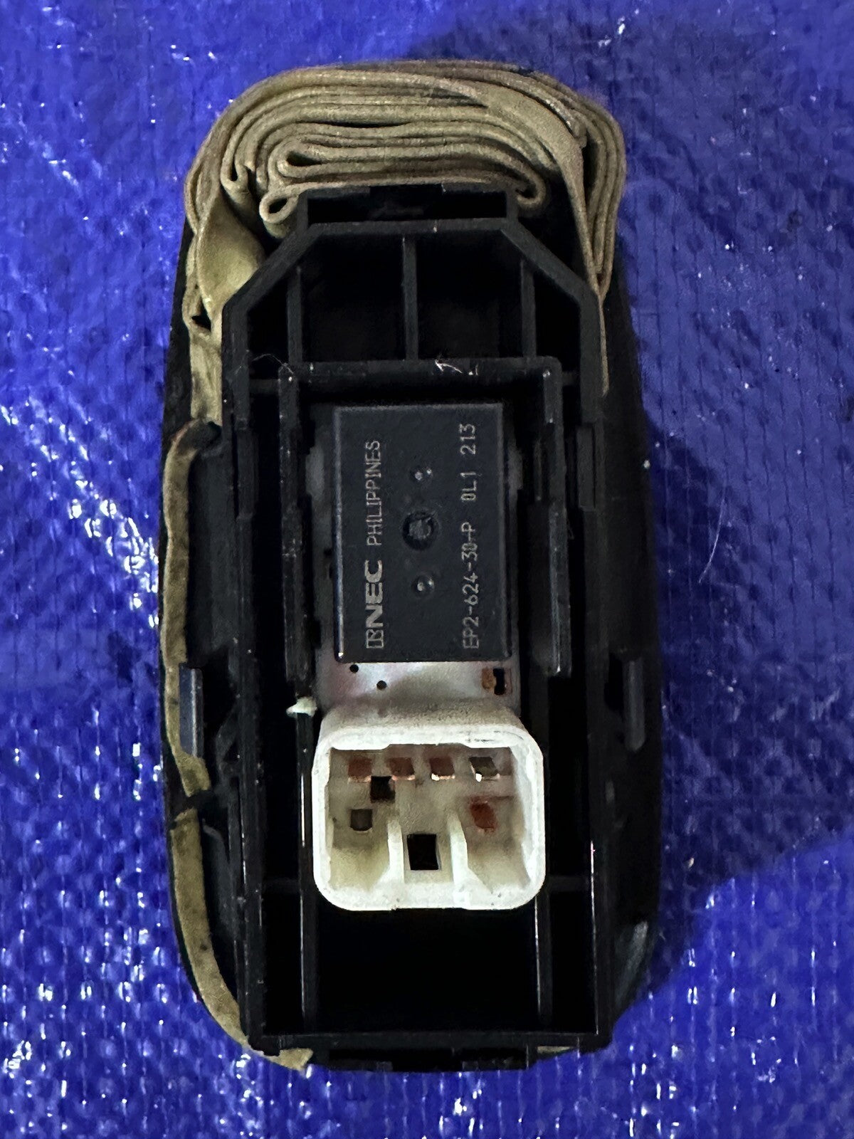 01-05 Lexus IS300 Rear Left or Right Window Switch Control 