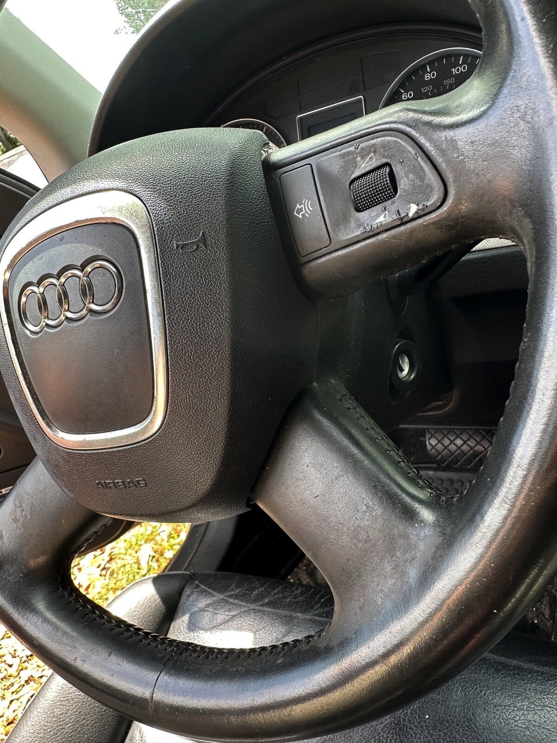 2007-2012 AUDI A4  STEERING WHEEL WITH BUTTONS OEM BLACK LEATHER 