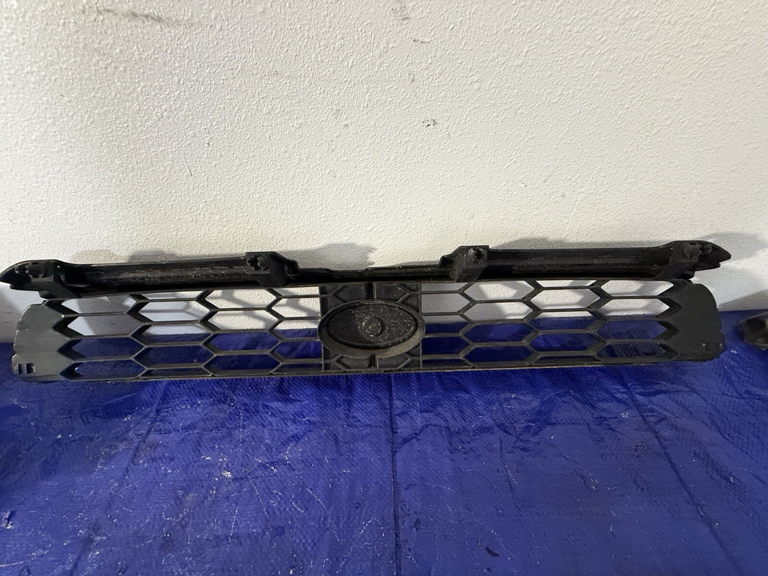 2003 Subaru WRX STI GRILL FRONT BUG EYE