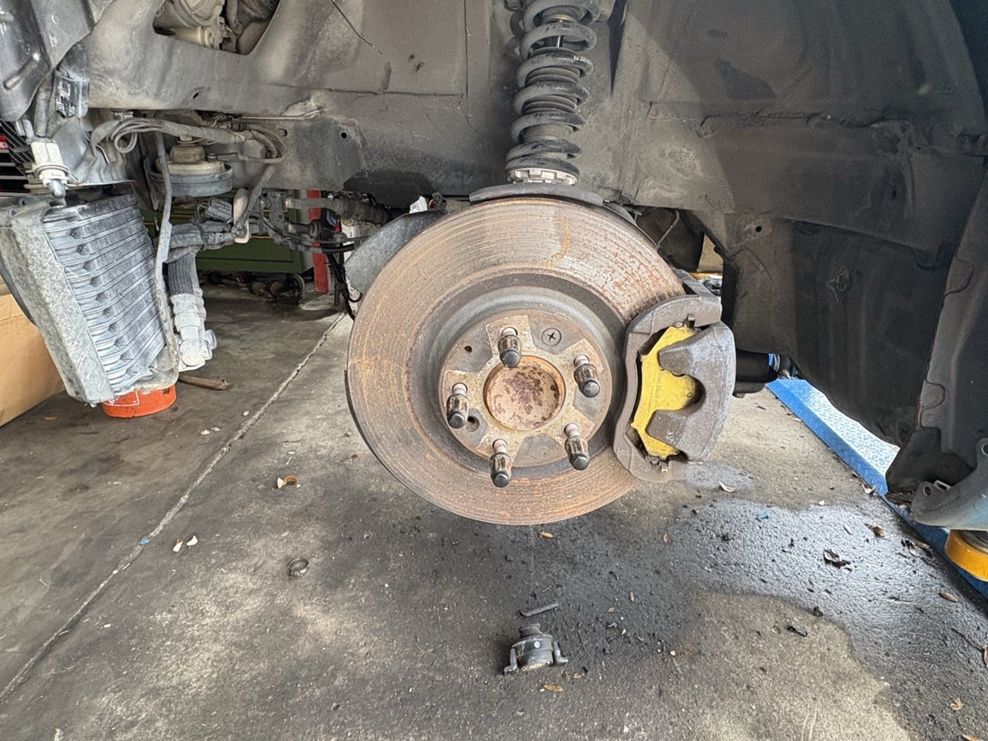 2004 2005 Mazda Rx8 Front Driver side Knuckle hub 