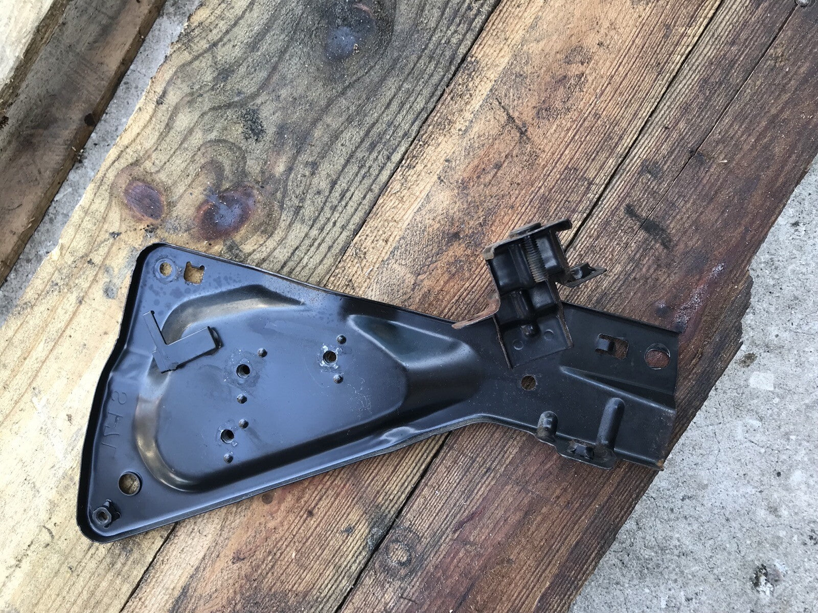 94-01 Acura Integra  Dash Bracket