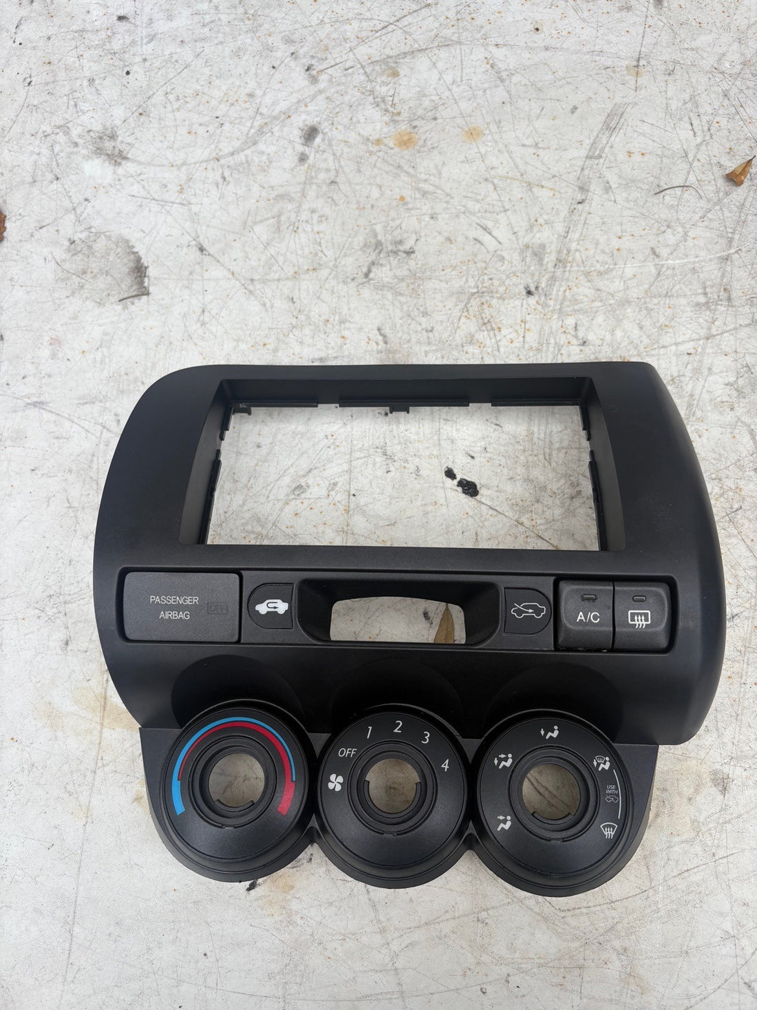 2007-2008 Honda Fit Double Din Radio Bezel With Switches 