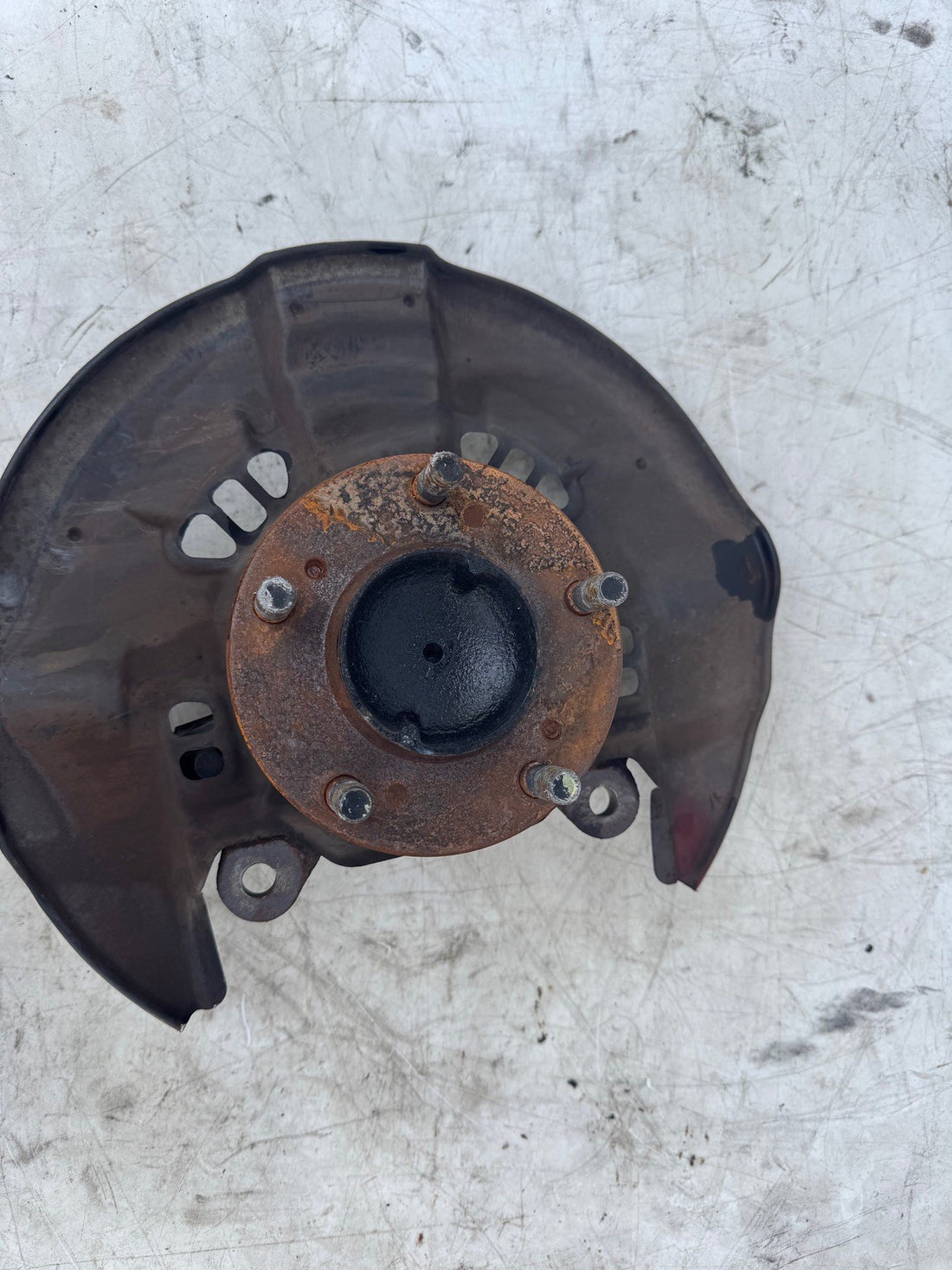 2000-2004 Honda S2000 Front Passenger Knuckle Hub Assembly 