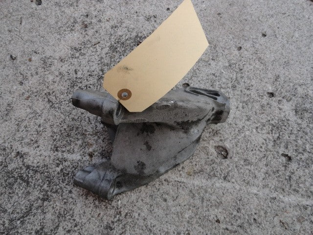 2009-2012 AUDI A4 FRONT LEFT DRIVER SIDE ENGINE MOTOR MOUNT BRACKET