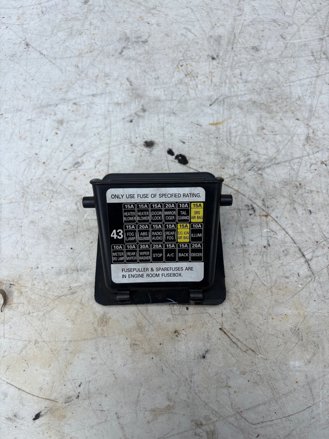 2002-2004 Subaru WRX Impreza Dash Fuse Box Cover Diagram Lid 