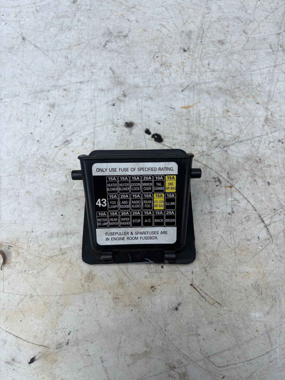 2002-2004 Subaru WRX Impreza Dash Fuse Box Cover Diagram Lid 