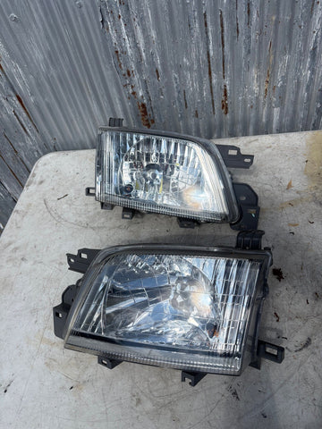 2001-2002 Subaru Forester Front Headlight Combo New Condition 