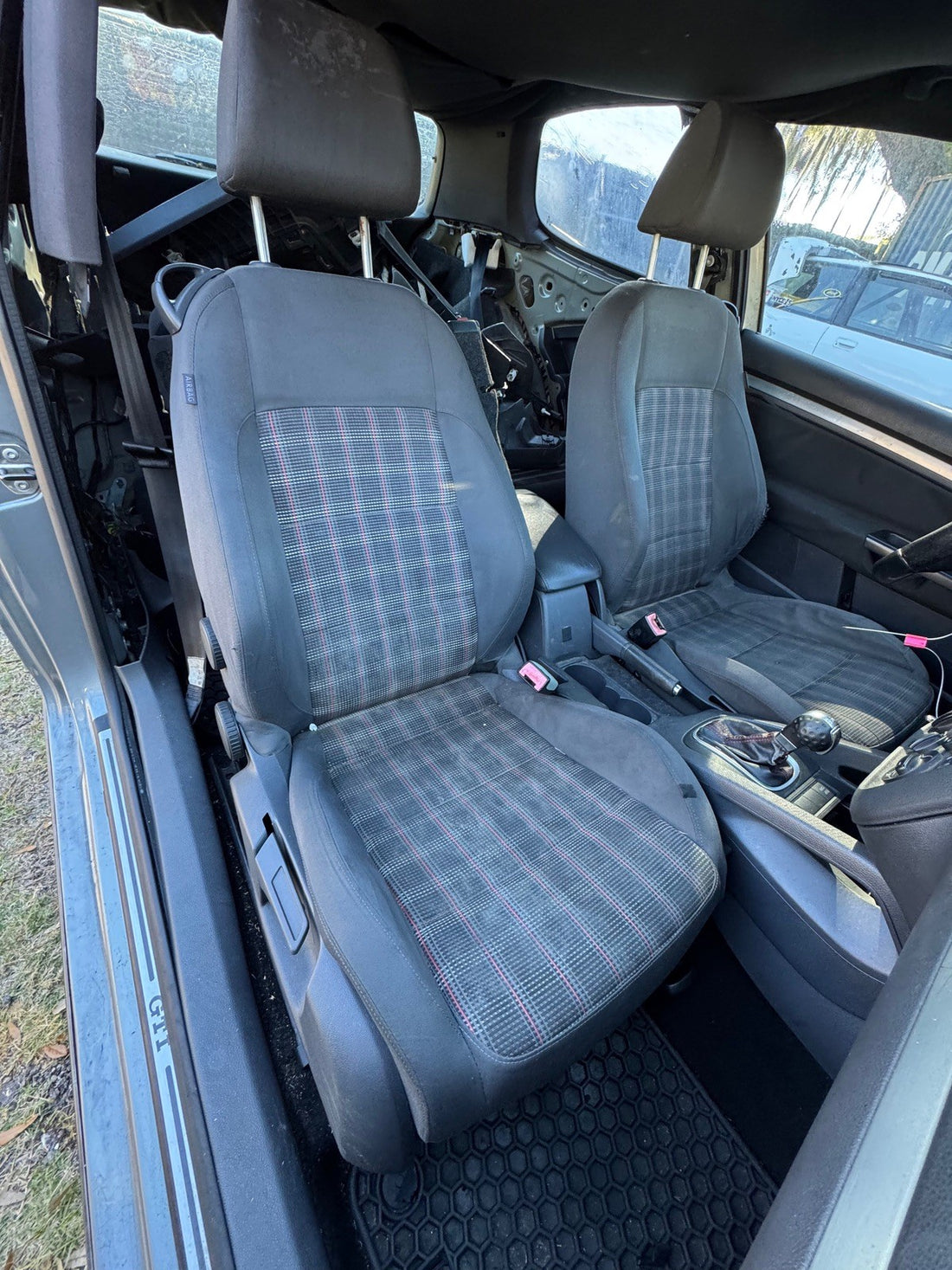 2009-2011 VW GTI Front Seats 2 door