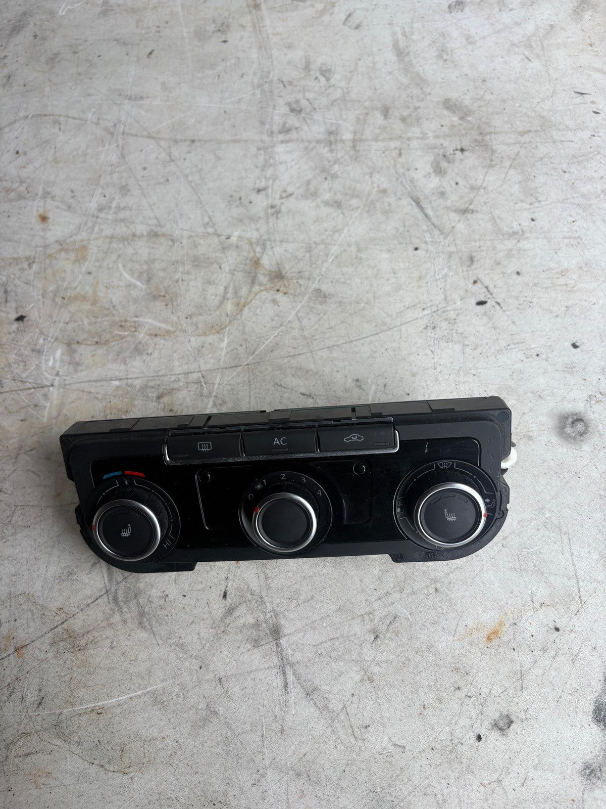 2010-2014 Volkswagen Golf GTI MK6 Temperature Climate Control OEM