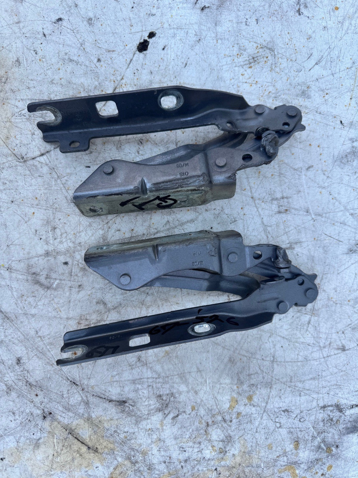 2009 VW GTI Hood Hinges 