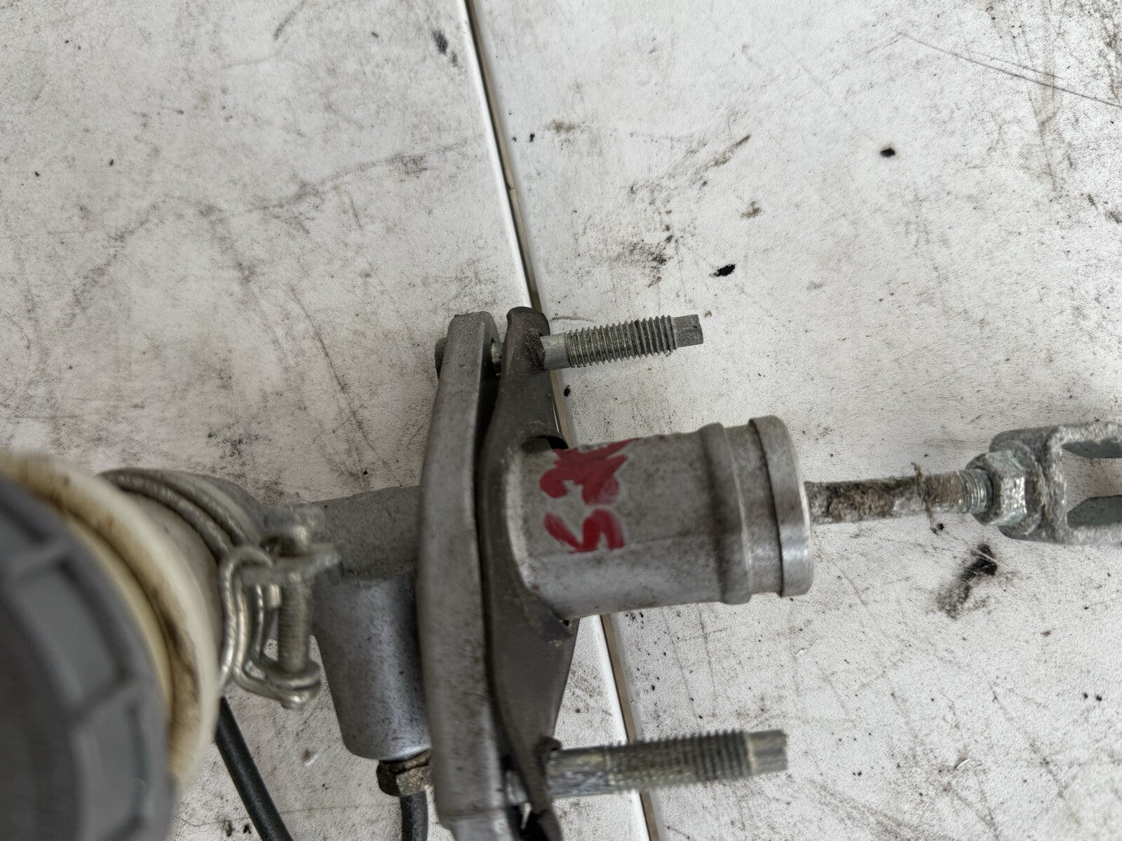 02-05 Honda S2000 Clutch Master Cylinder with line
