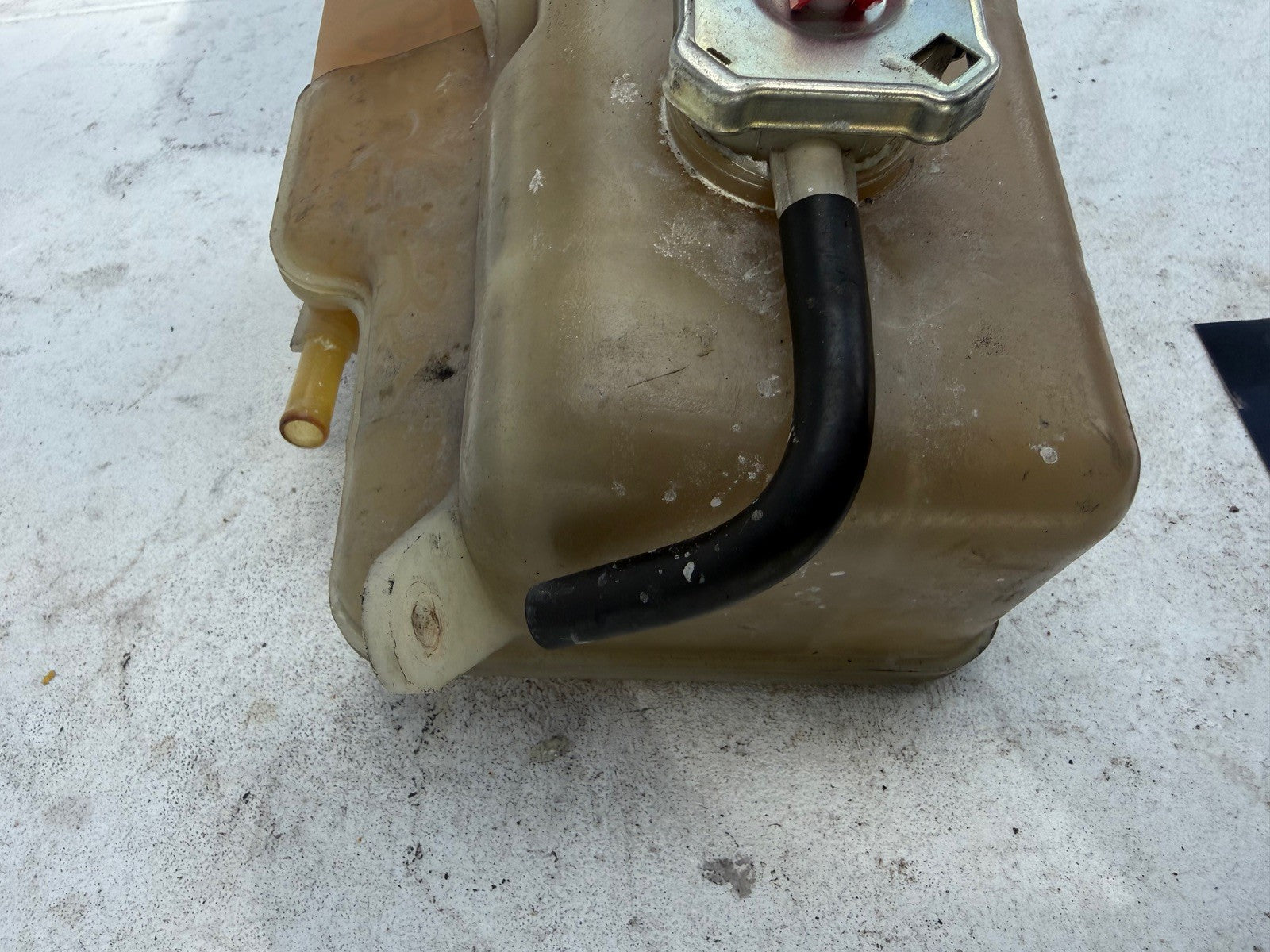 2004-2005 Mazda Rx8 Coolant tank