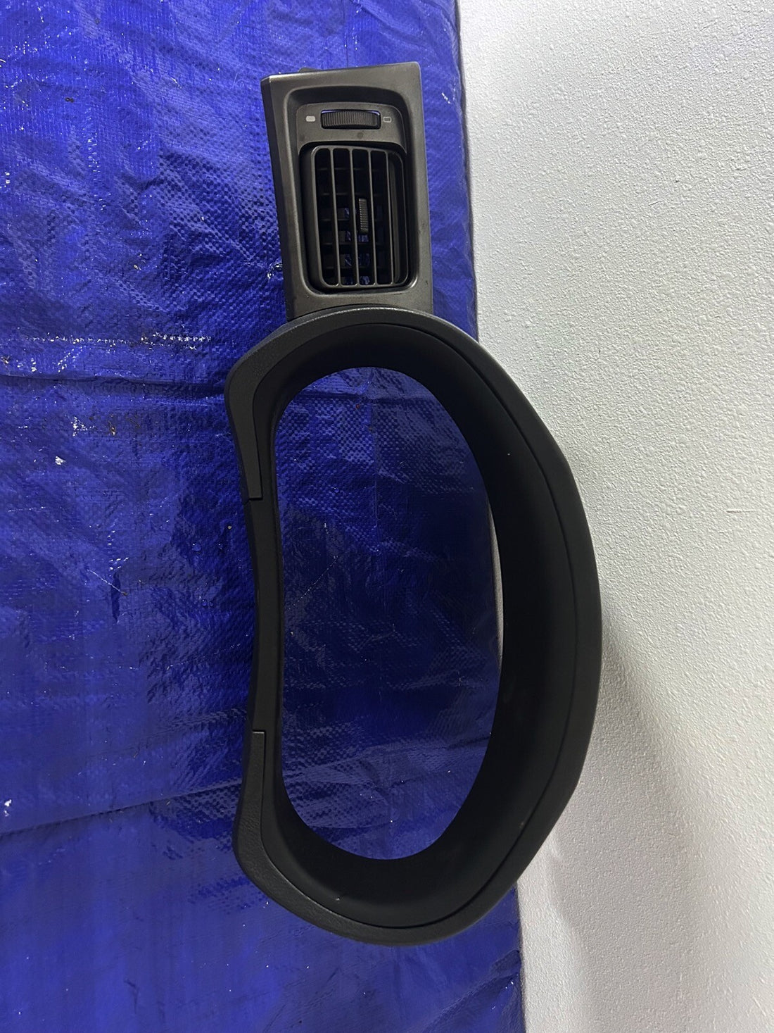 2009 Subaru WRX cluster Shroud with vent