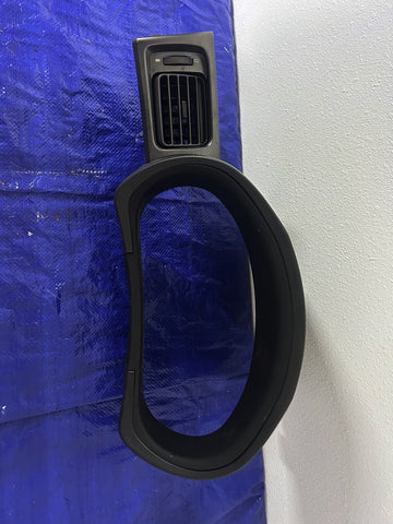 2009 Subaru WRX cluster Shroud with vent