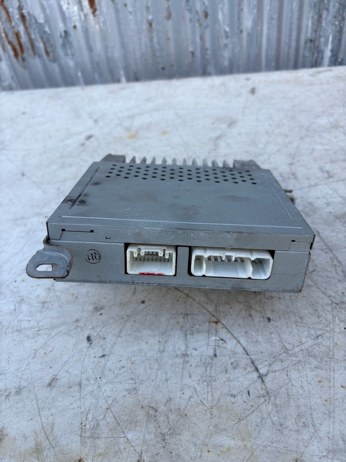 2001-2005 Lexus IS300 Factory OEM Audio Radio Stereo Amplifier 