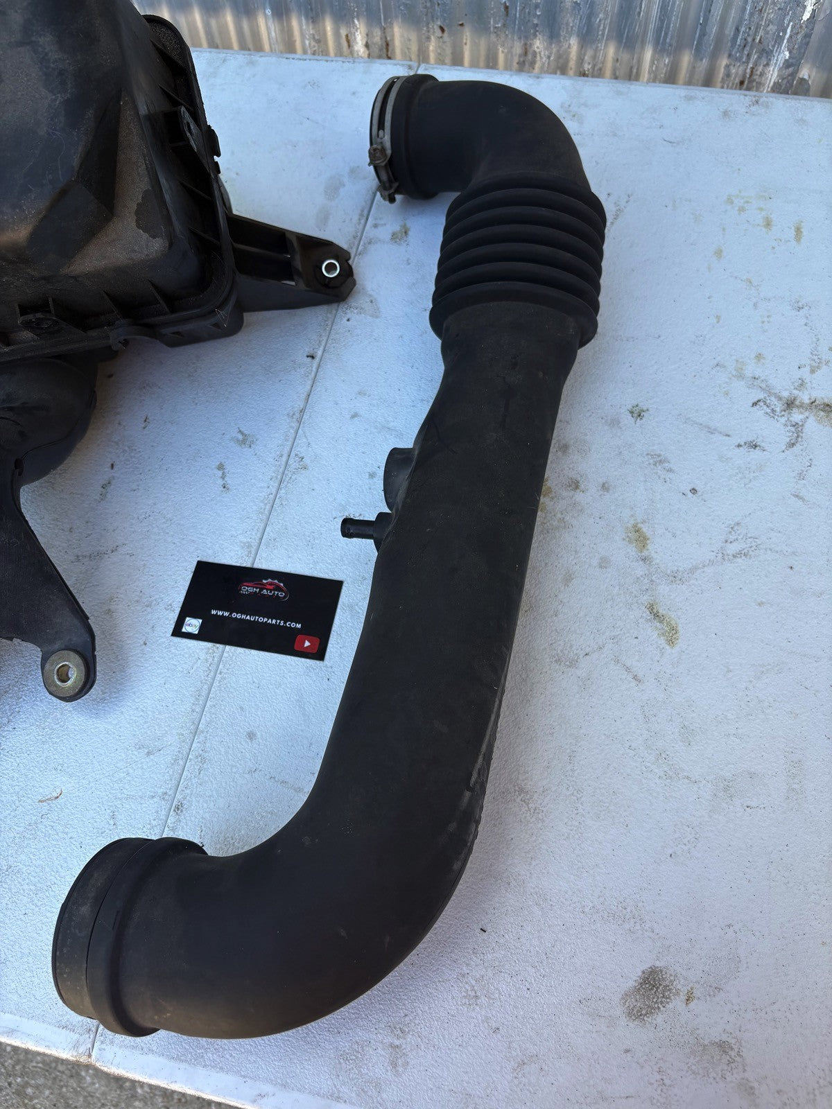 1999-2000 Mazda Miata NB OEM Air Box Crossover Intake Tube Inlet MAF 