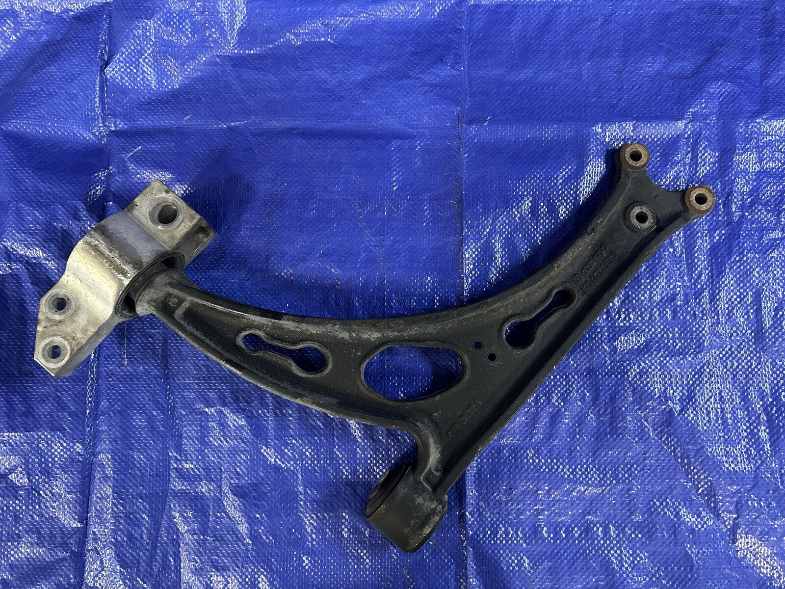 07 VW GTI Lower Control Arm Passenger right 