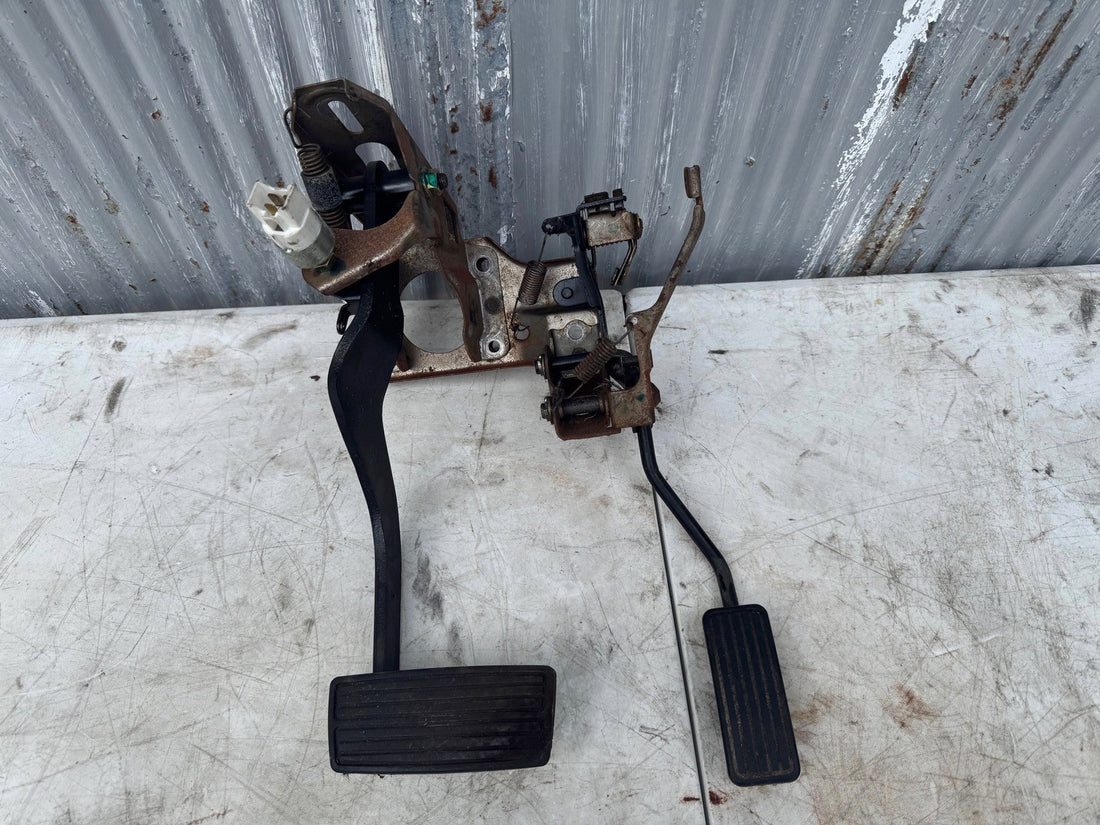 94-01 Acura Integra Pedal assembly Auto 