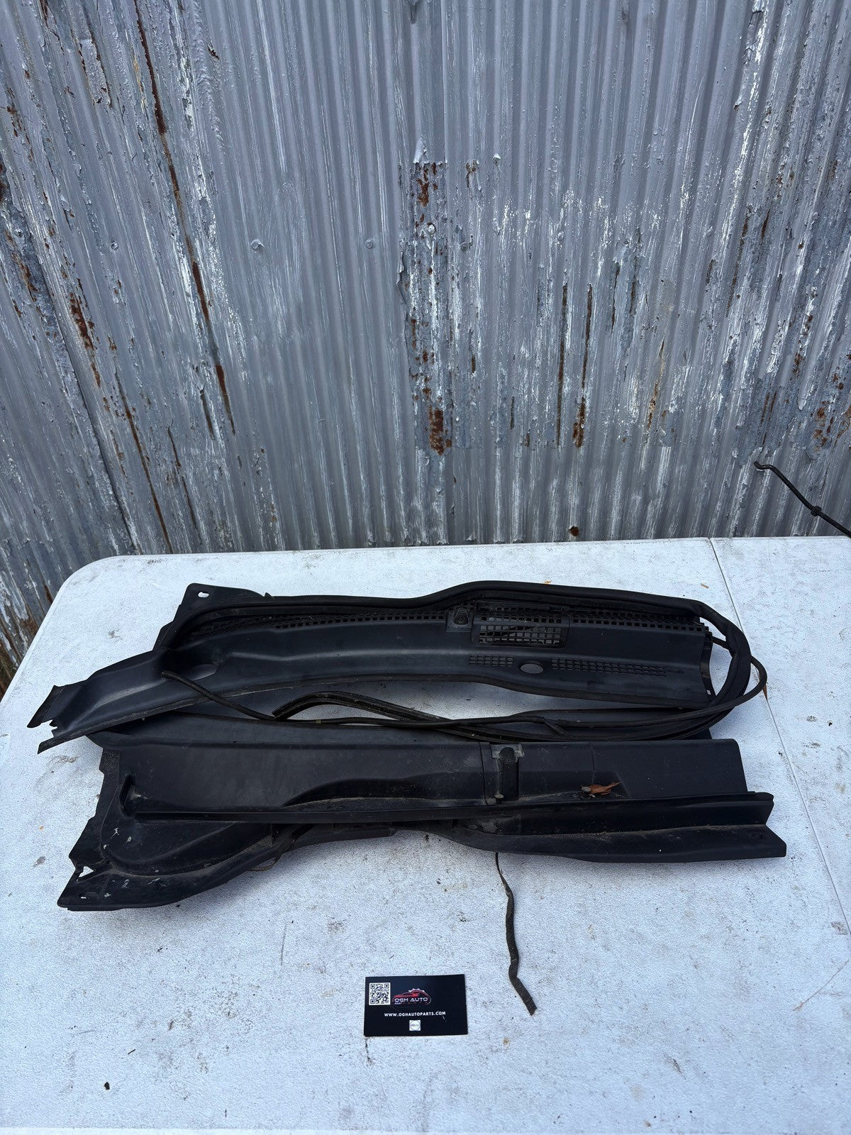 2004-2008 Acura TSX Front Windshield Cowl Complete W/ Rubber Seal