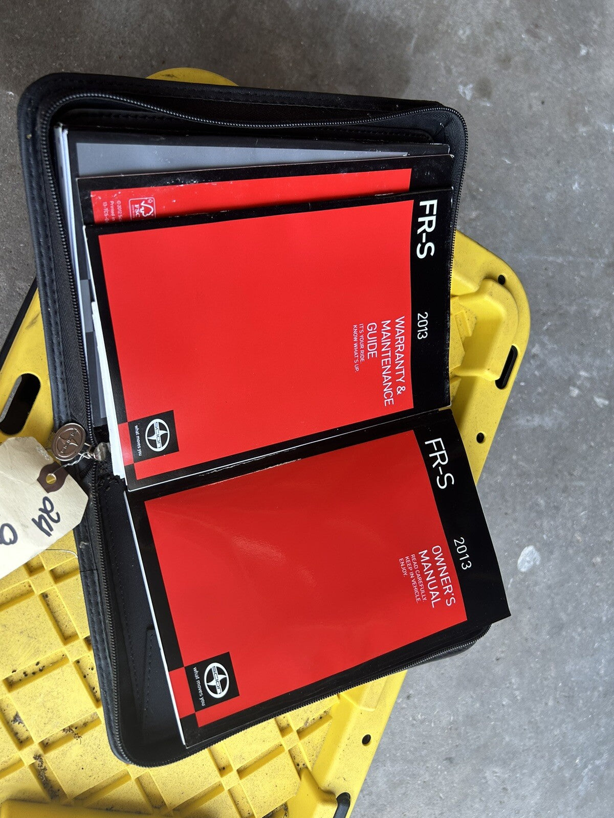 2015 Scion FRS Subaru BRZ 86 Owner's Manual Booklets & Case OEM 4466