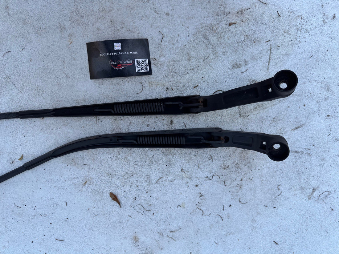 04-08 Mazda RX8 wiper arms