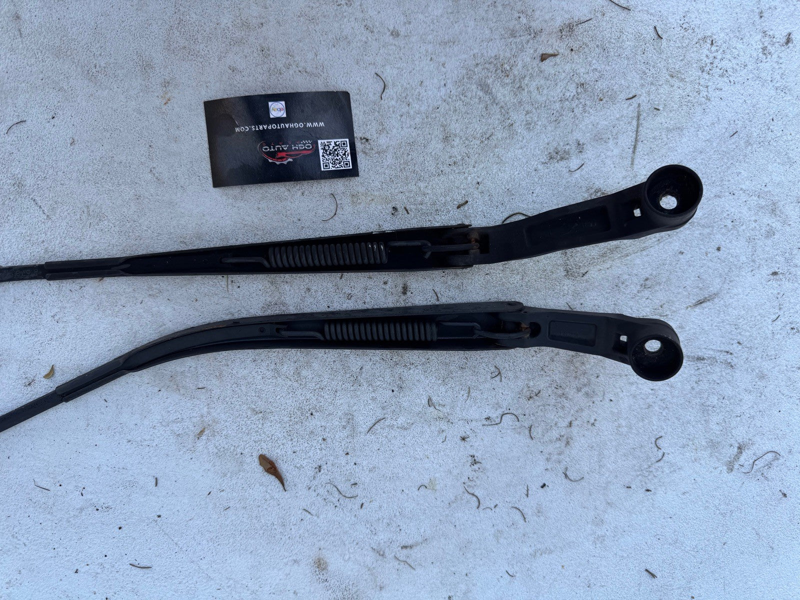 04-08 Mazda RX8 wiper arms