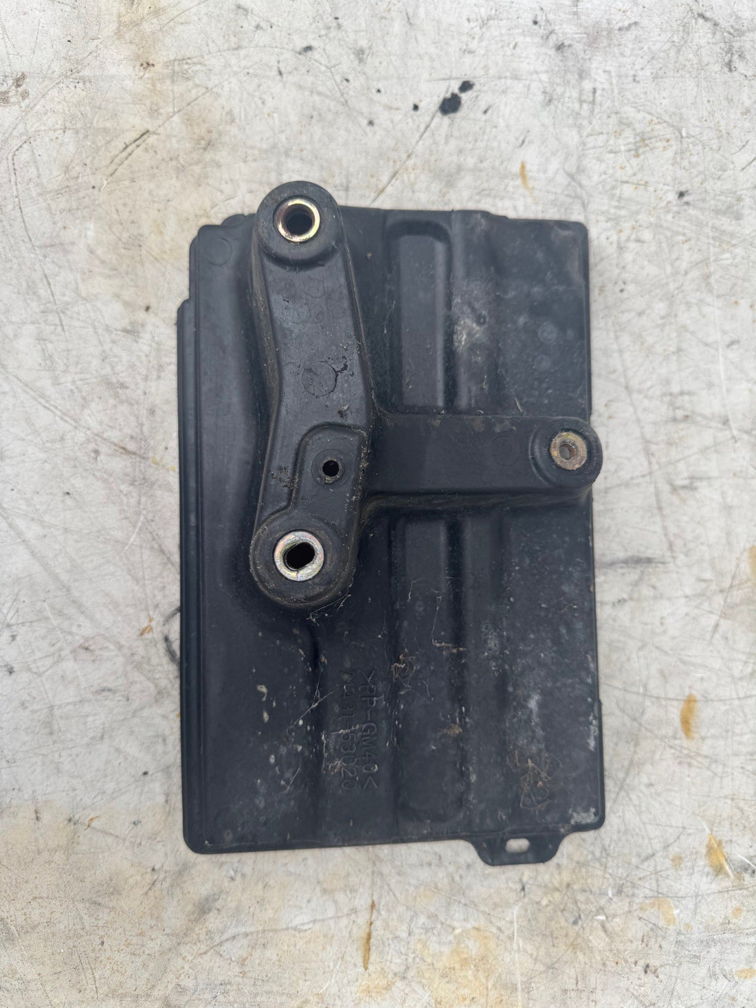 2002-2002 Lexus IS300 Battery Tray