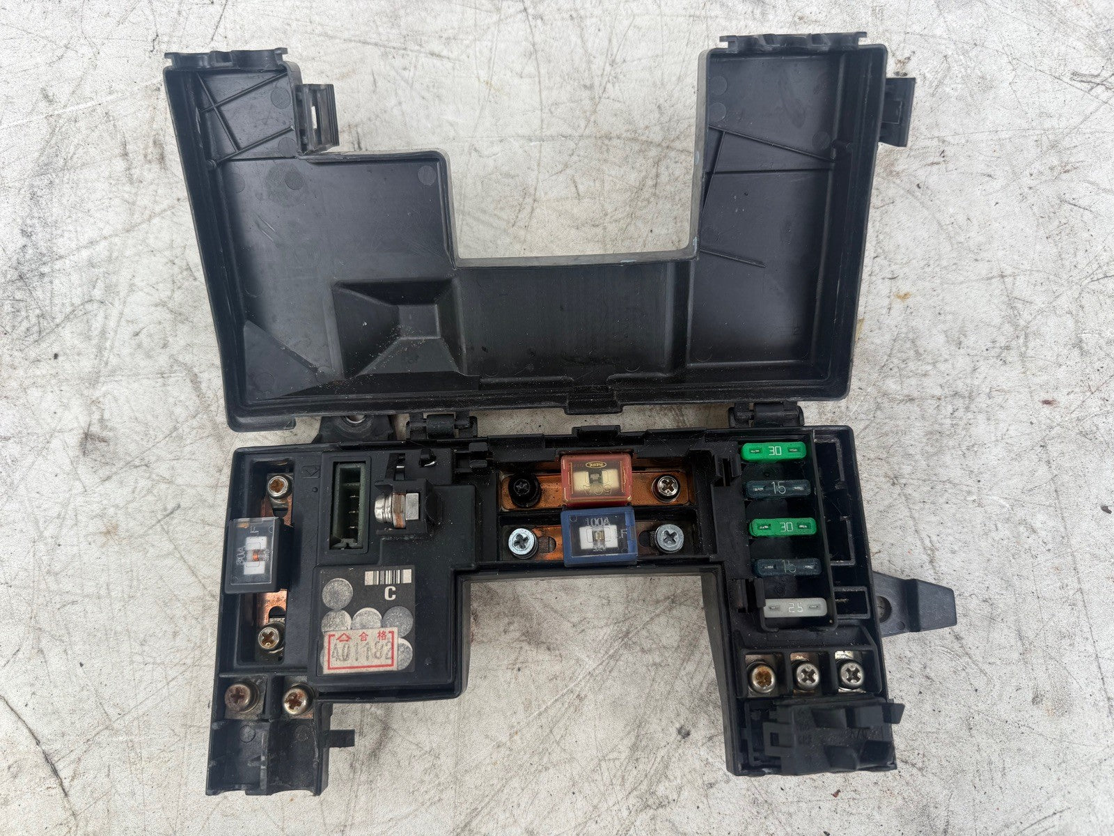 1989-1990 Honda CRX SI Engine Bay Fuse Box