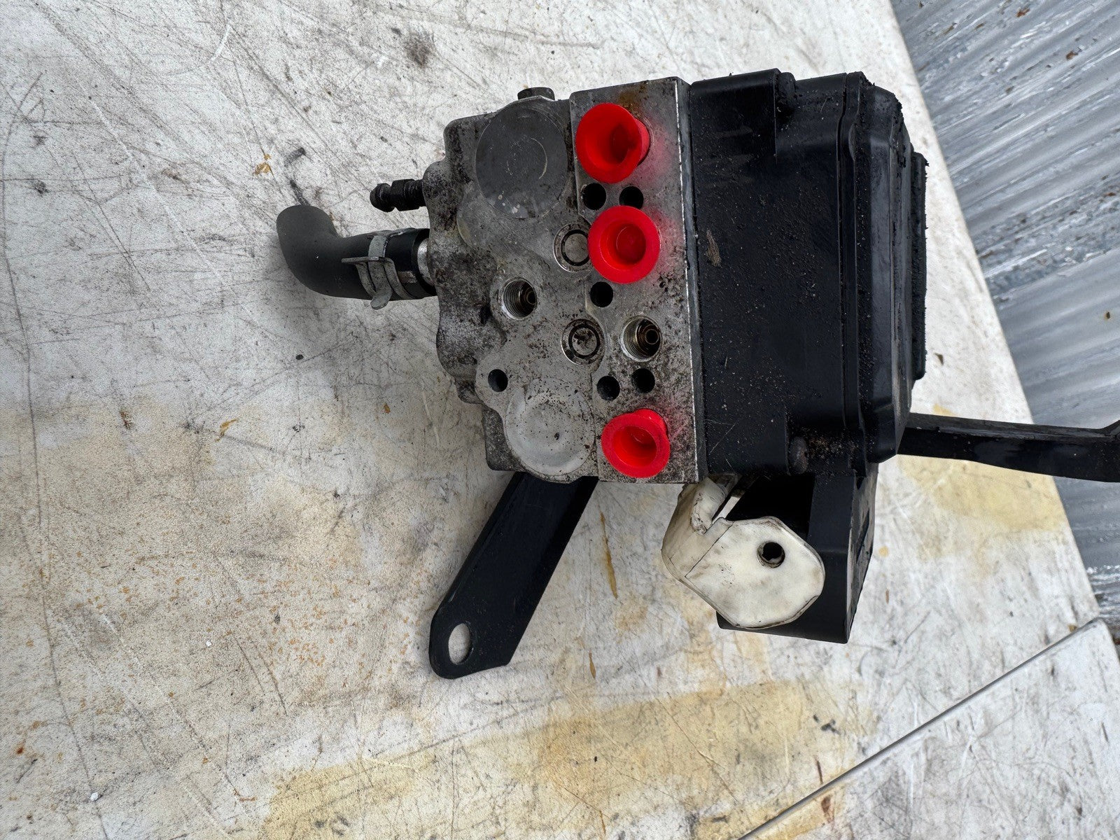 2002-2003 Lexus IS300 ABS Pump Brake 