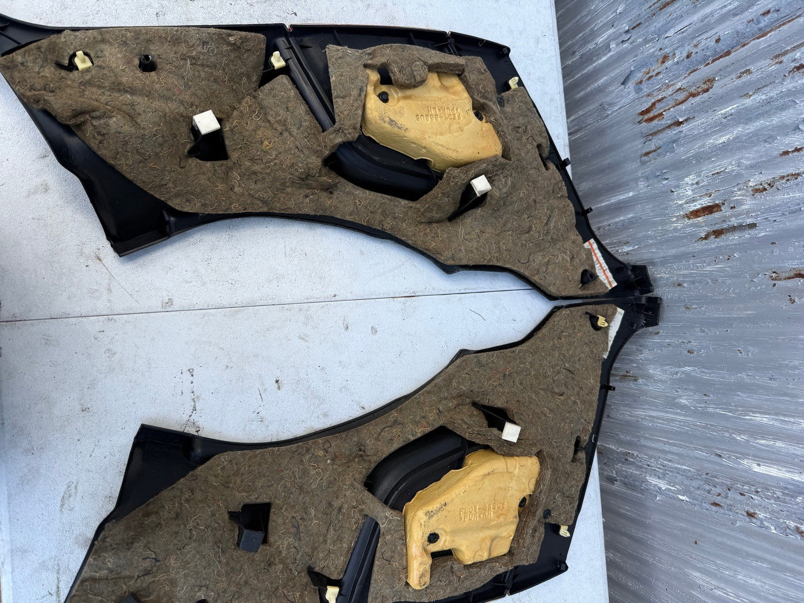 04-08 MAZDA RX8 SET OF 2 REAR L& R INTERIOR LOWER QUARTER TRIM OEM RED BLACK