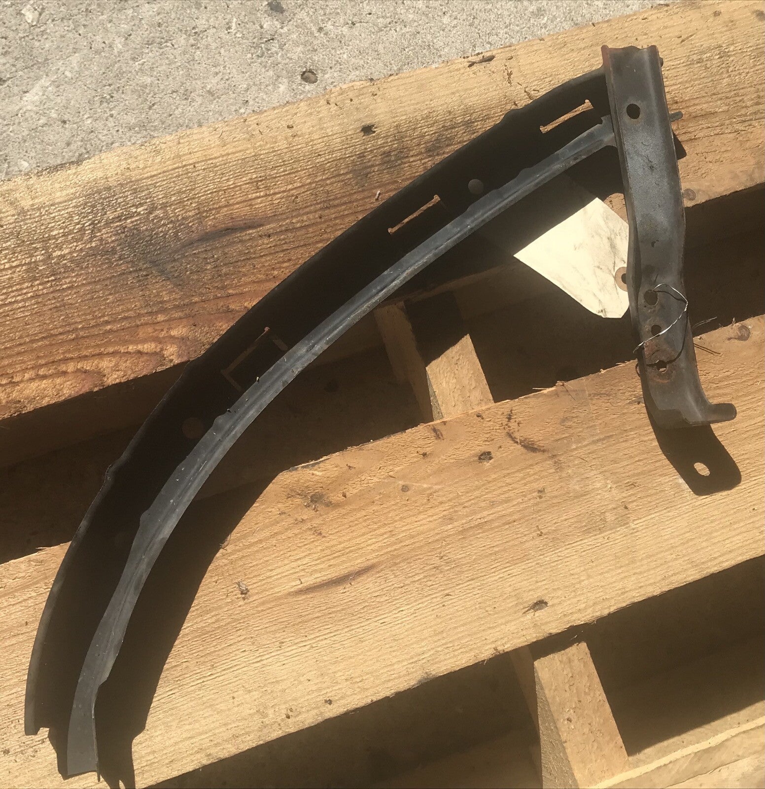 05 Acura RSX Passenger Headlight Bracket