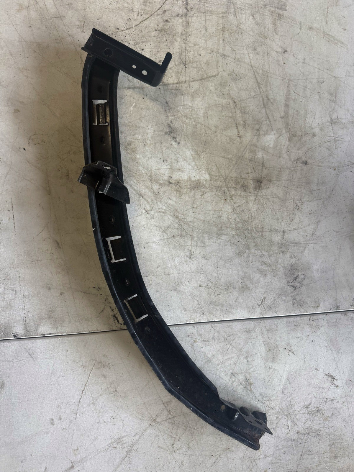 2007 Acura TL head light bracket Passenger