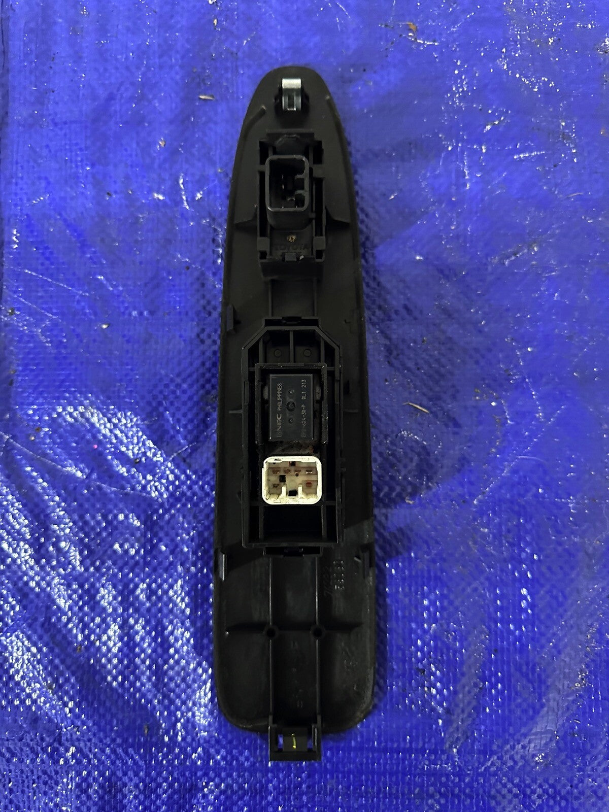2001- 2005 Lexus Is300 Oem Front Right Passenger Side Window Switch Toyota 