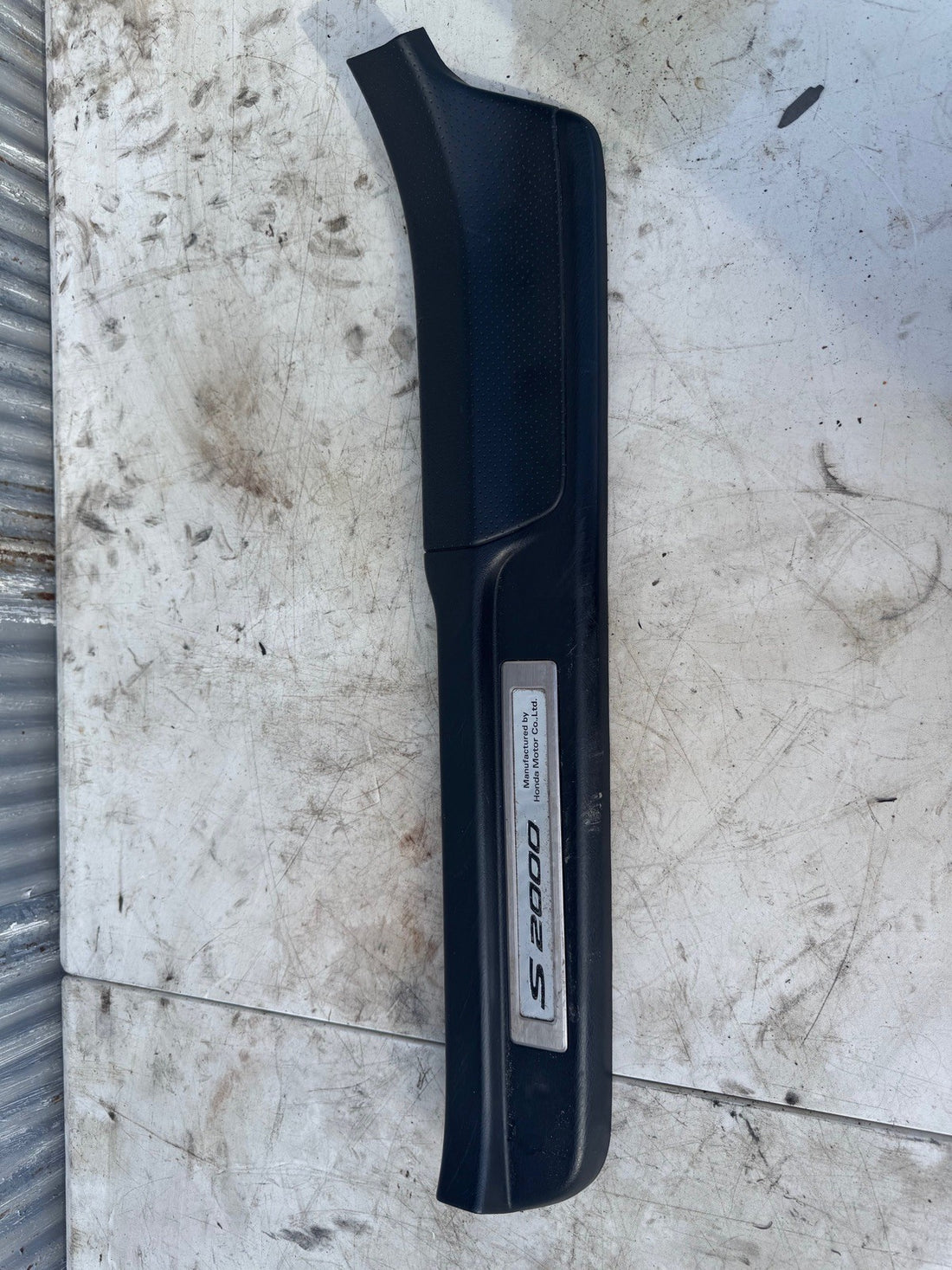 2000-2004 Honda S2000 Sill rocker Trim Passenger