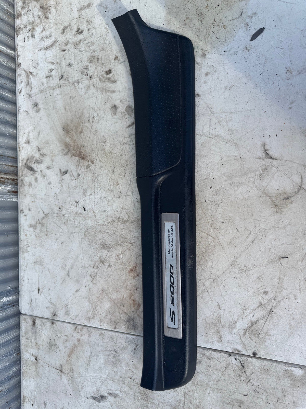 2000-2004 Honda S2000 Sill rocker Trim Passenger