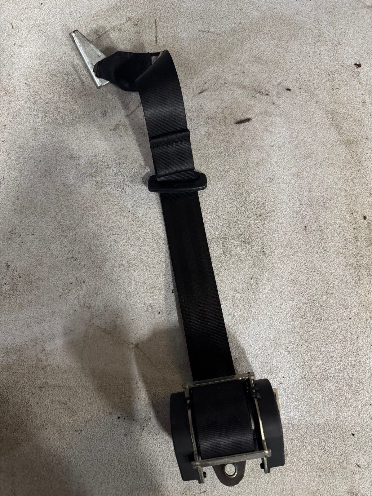 2008-2009 VW GTI Passenger Rear Seat Belt