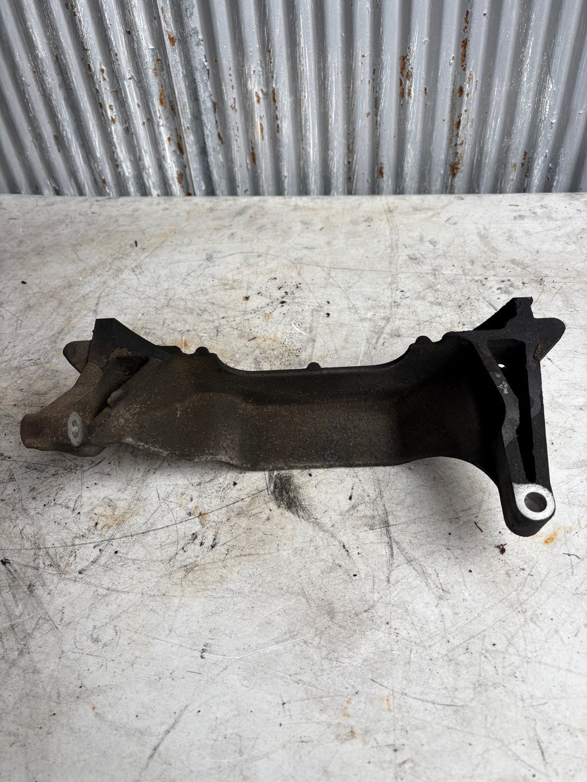 2004-2008 Acura TSX 6 SPD MT Transmission Engine Flywheel Clutch Cover Bracket 