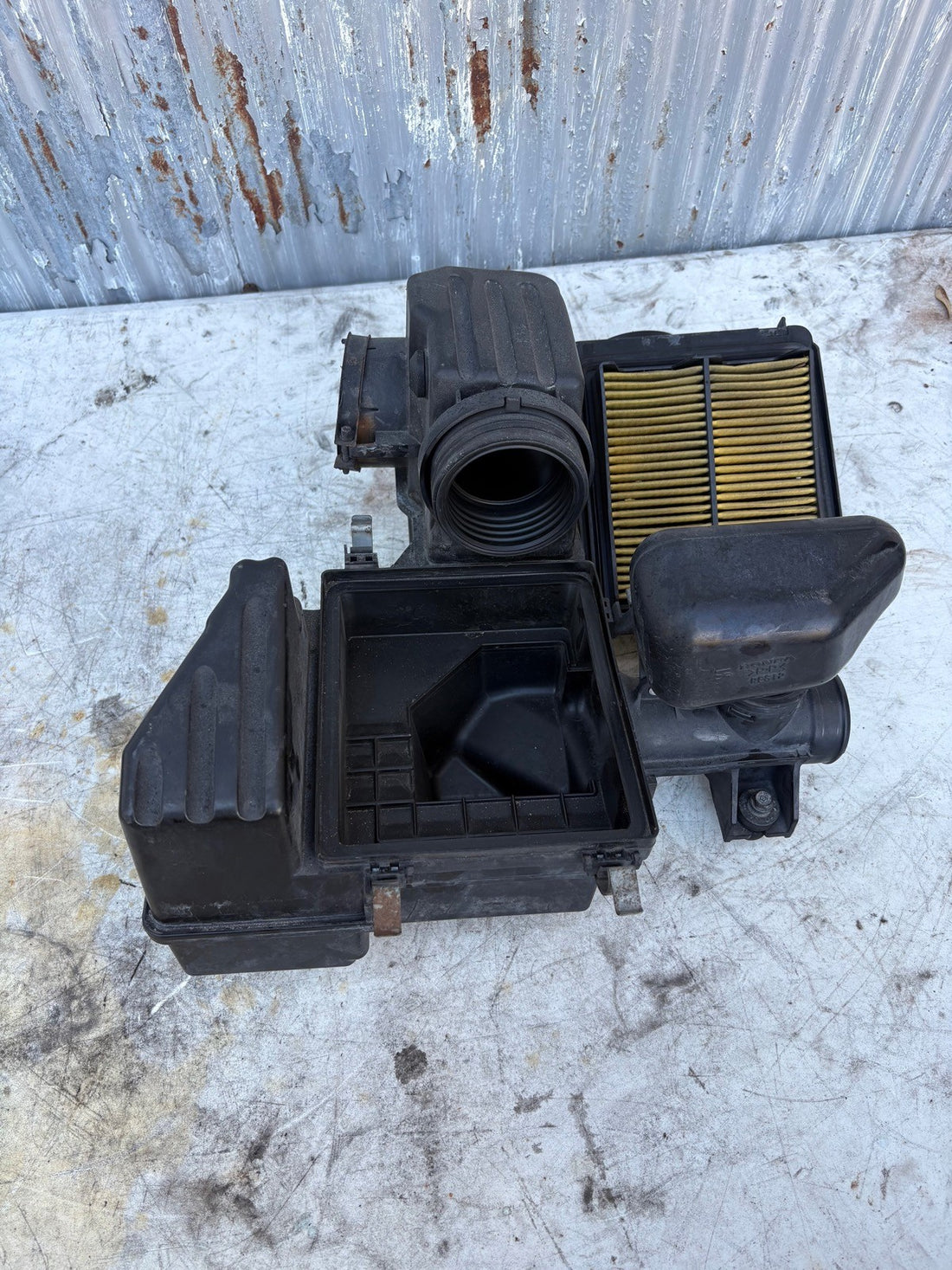 2007-2008 Honda Fit Air Cleaner Intake Filter Housing Box OEM 