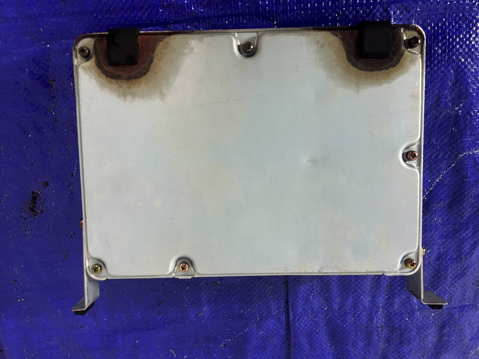 01 Lexus IS300 ECU 