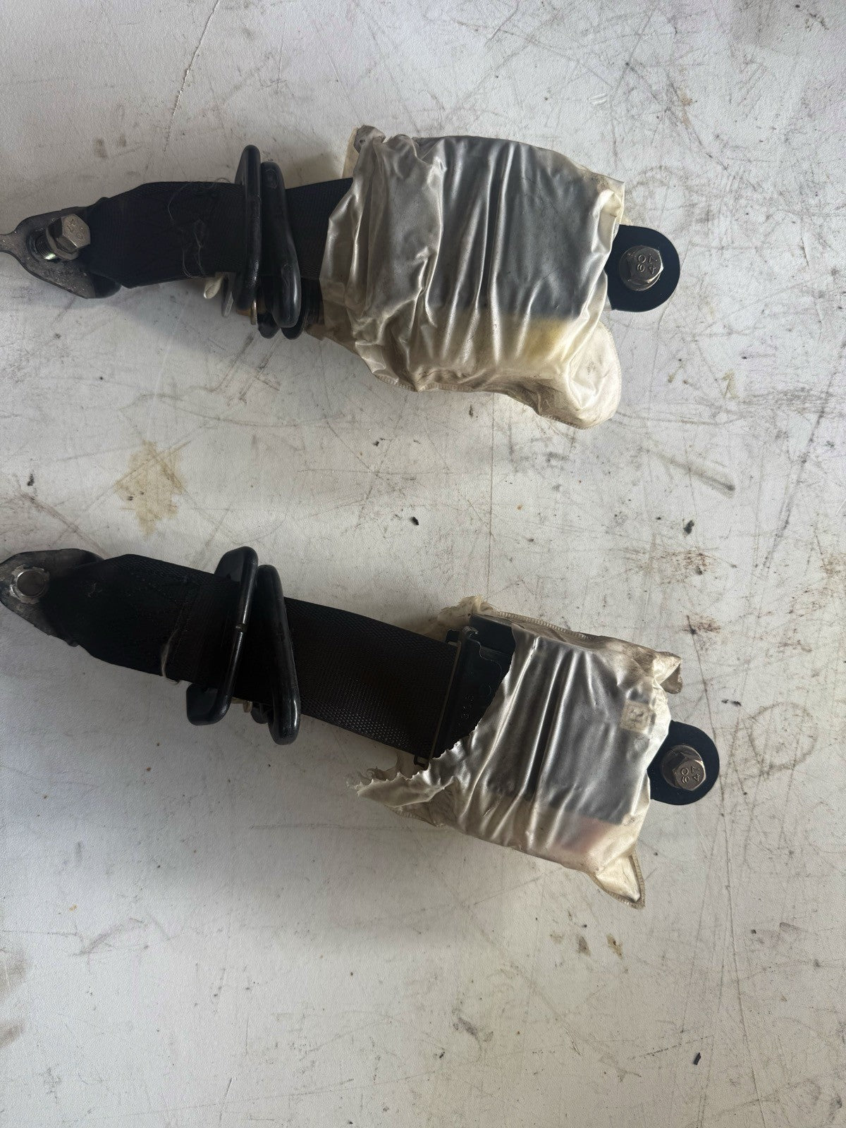 1999-2001 Acura Integra Rear set belts left and right