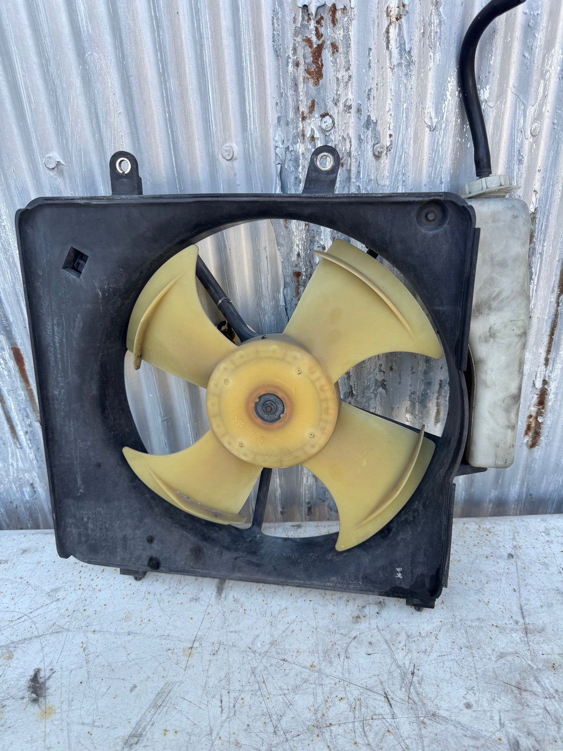 2007 Honda Fit Radiator Fan with over flow