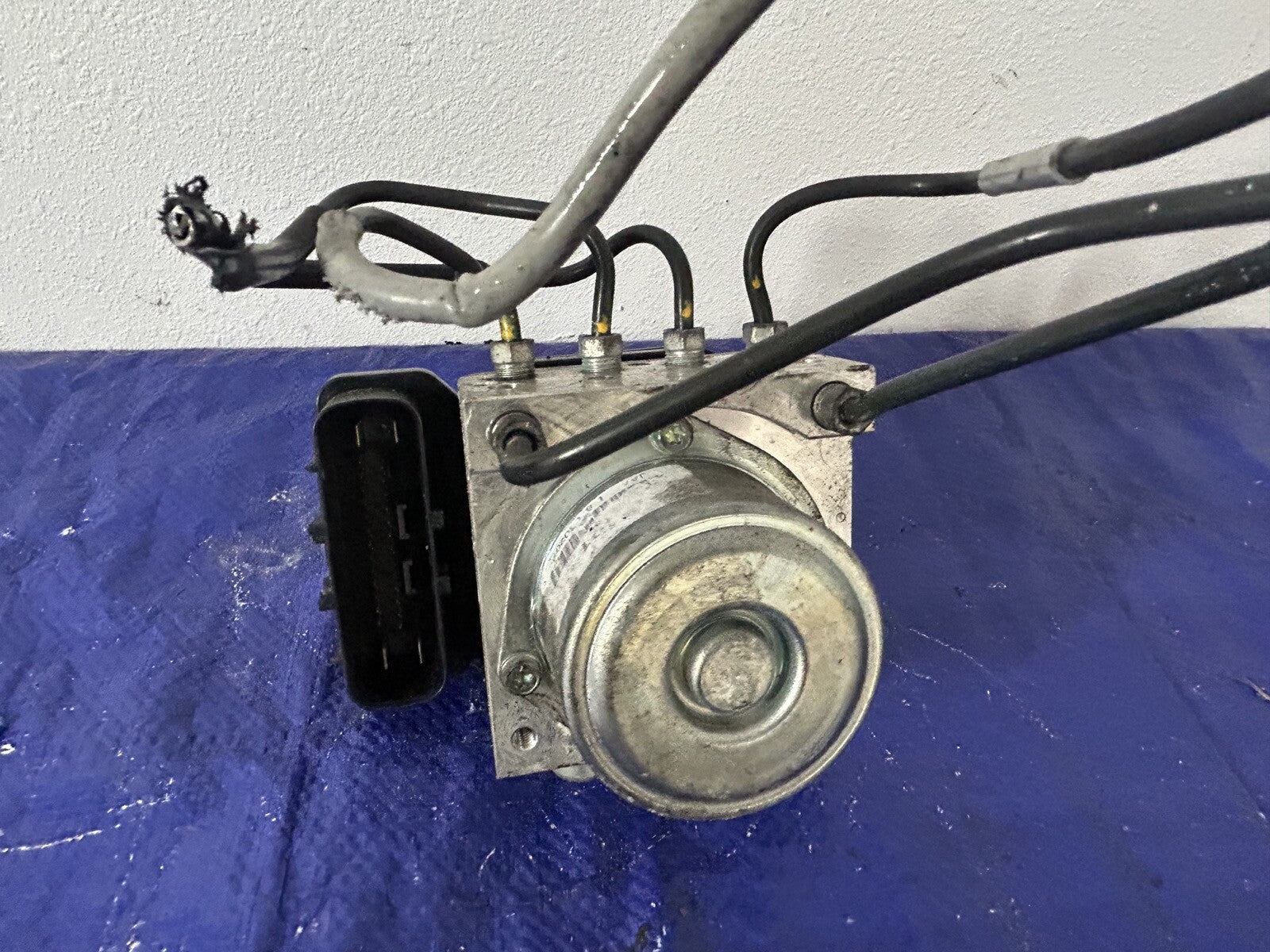 08 Nissan 350z ABS Pump