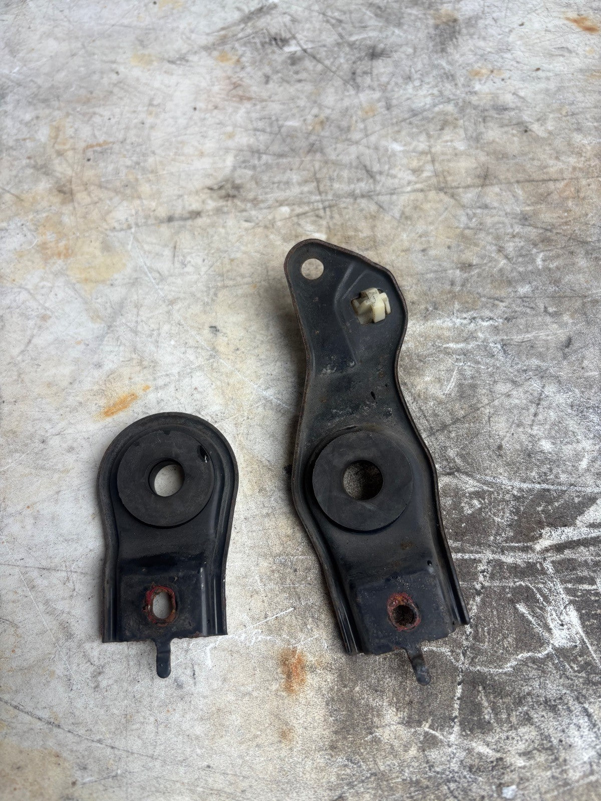 2004-2008 Acura TSX Upper Radiator Mount Bracket Set 