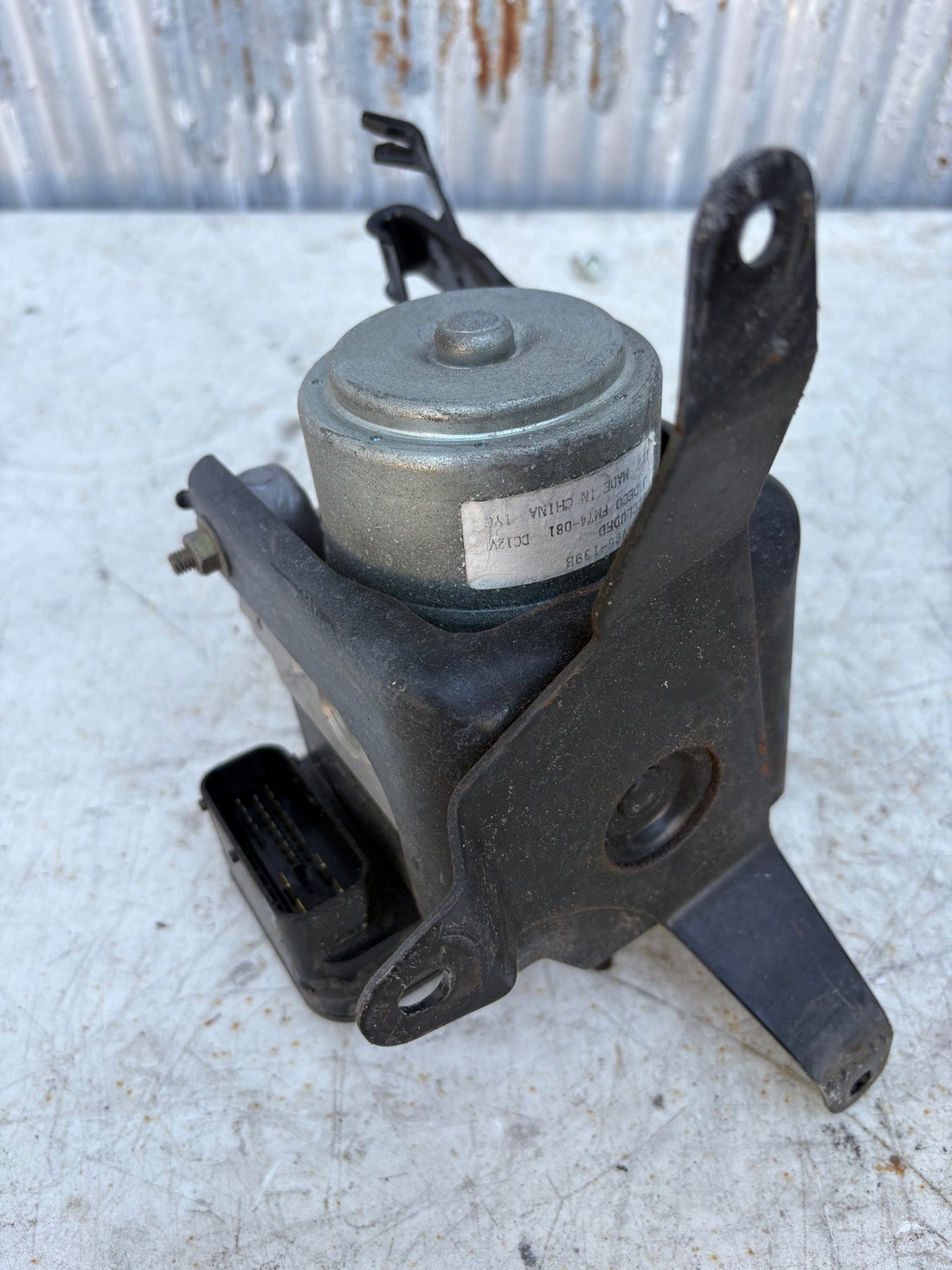 2000-2003 Honda S2000 VSA ABS  Pump And Module Accumulator 5710-5S-2A J50