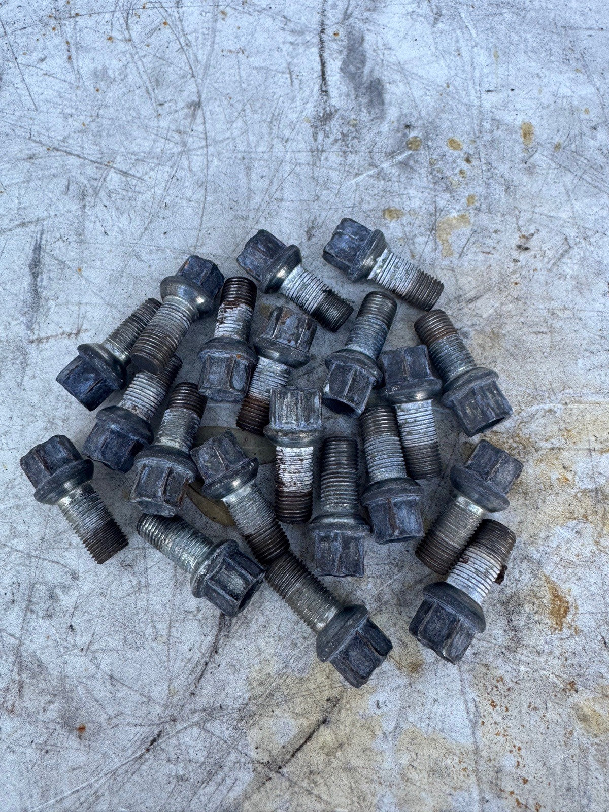 2006-2009 VW GTI GOLF Wheel Lug Nuts OEM