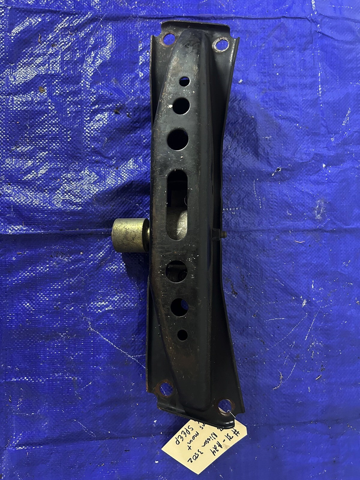 03-05 Nissan 350z Tranmission mount Manual 6 speed CD009