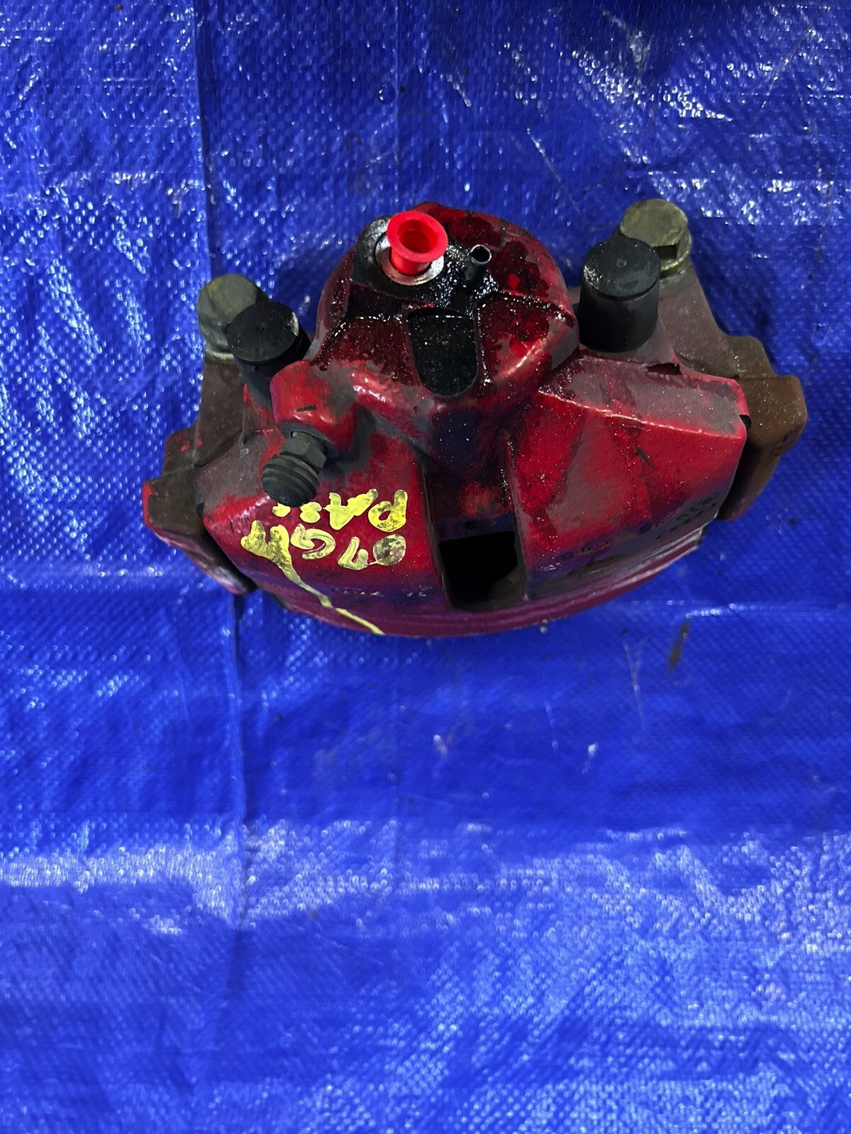 07 VW GTI passenger Front  Caliper