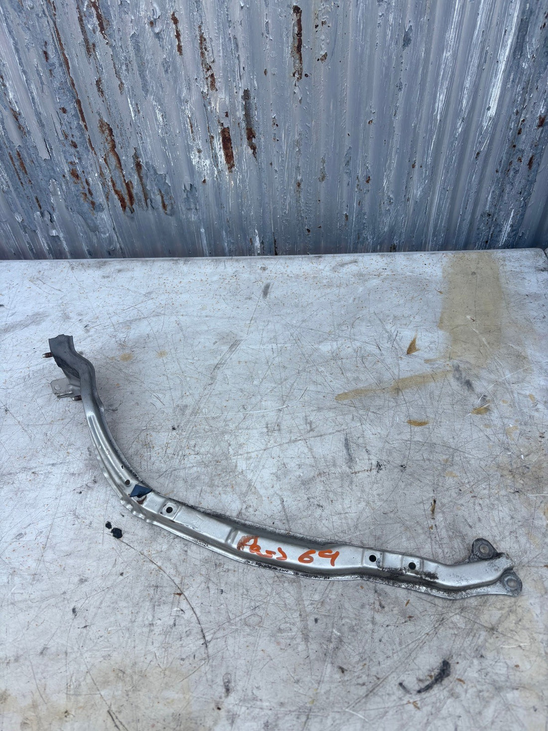 2001-2005 Lexus IS300 Passenger Right Side Headlight Support Bracket
