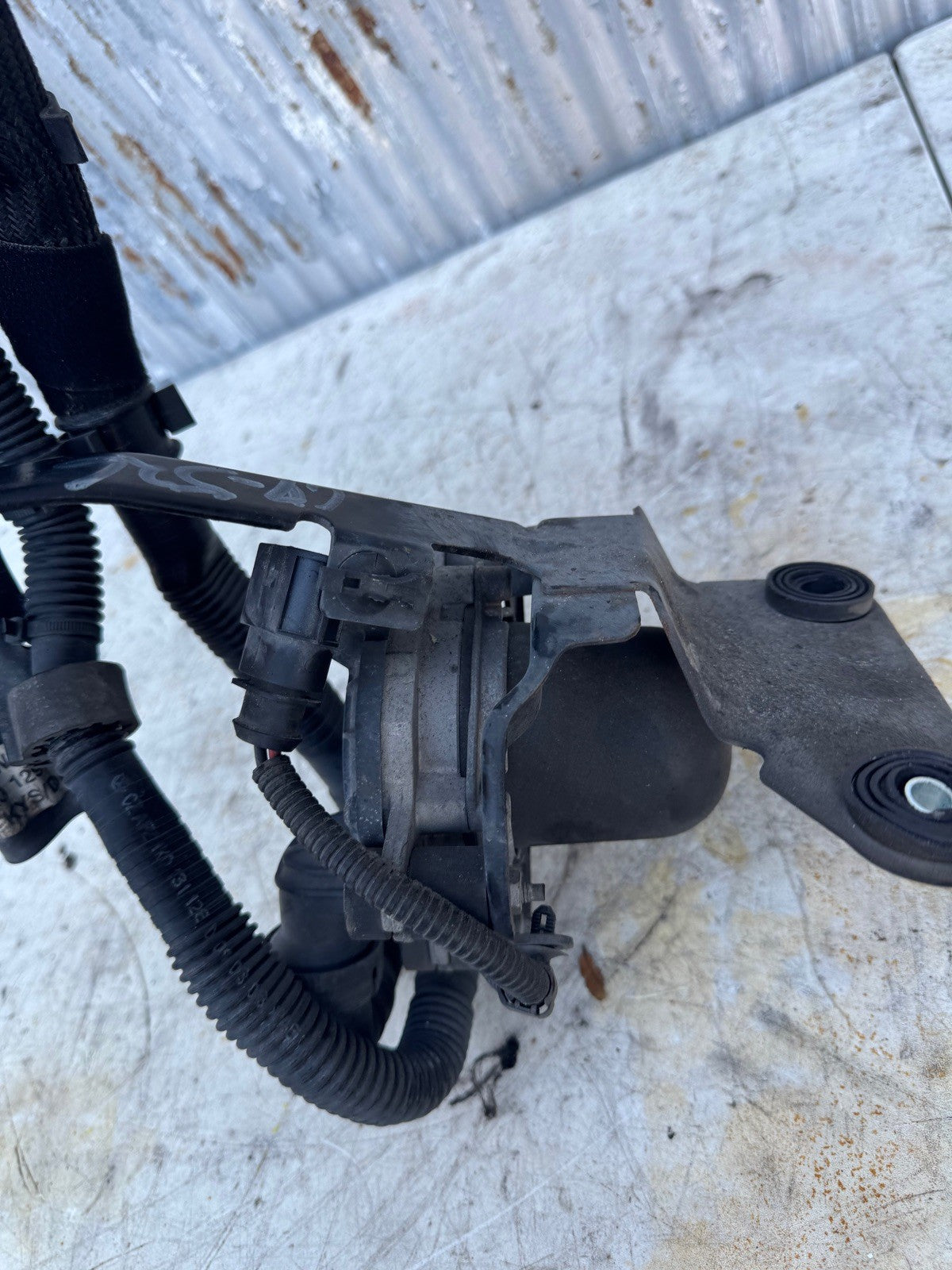2009 VW GTI Air pump